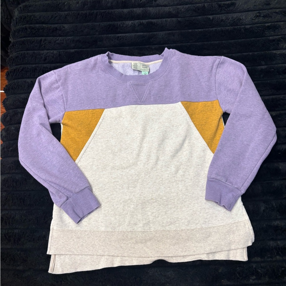 Casual Colorblock Sweatshirt in Lavender and Mustard